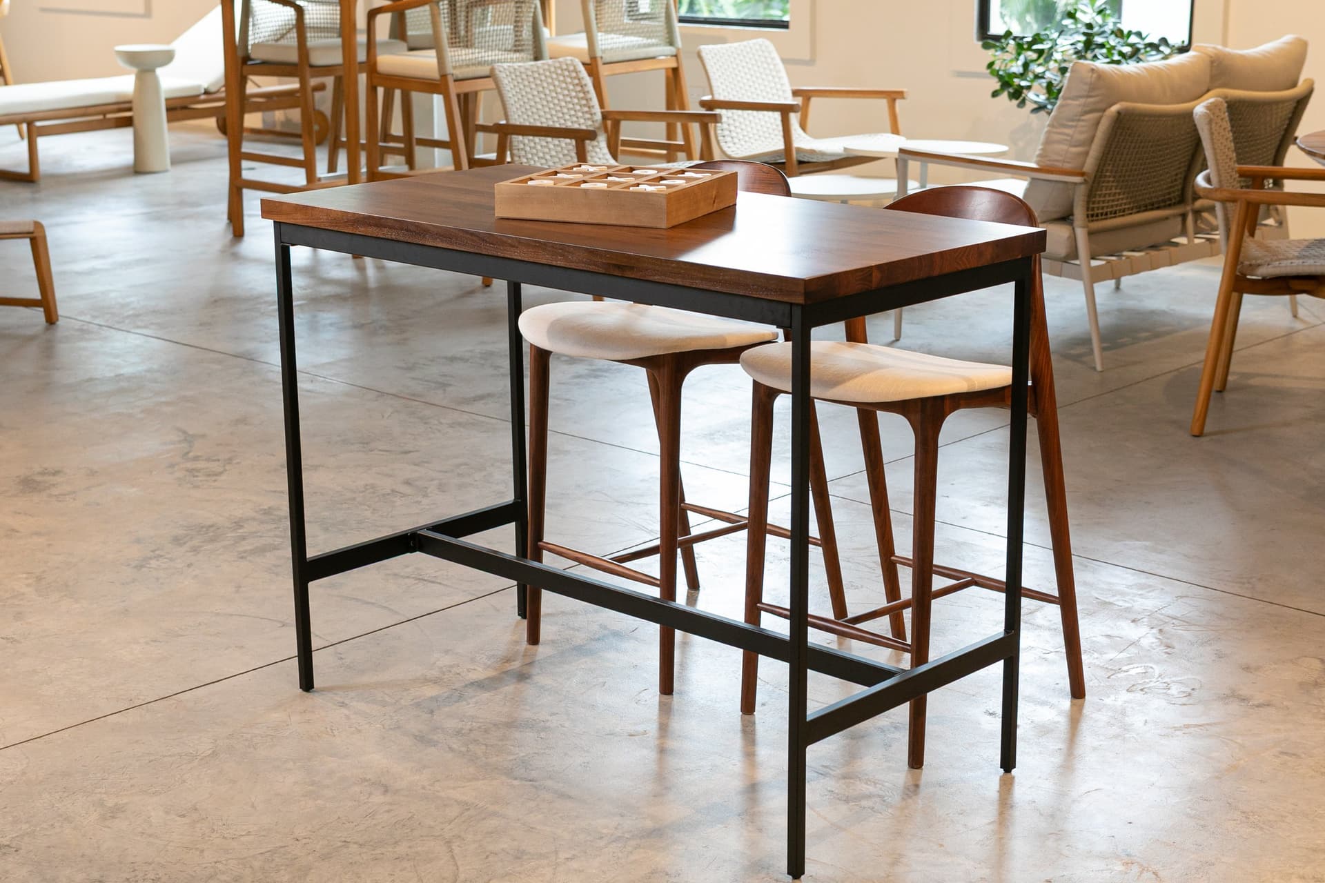Bar Table